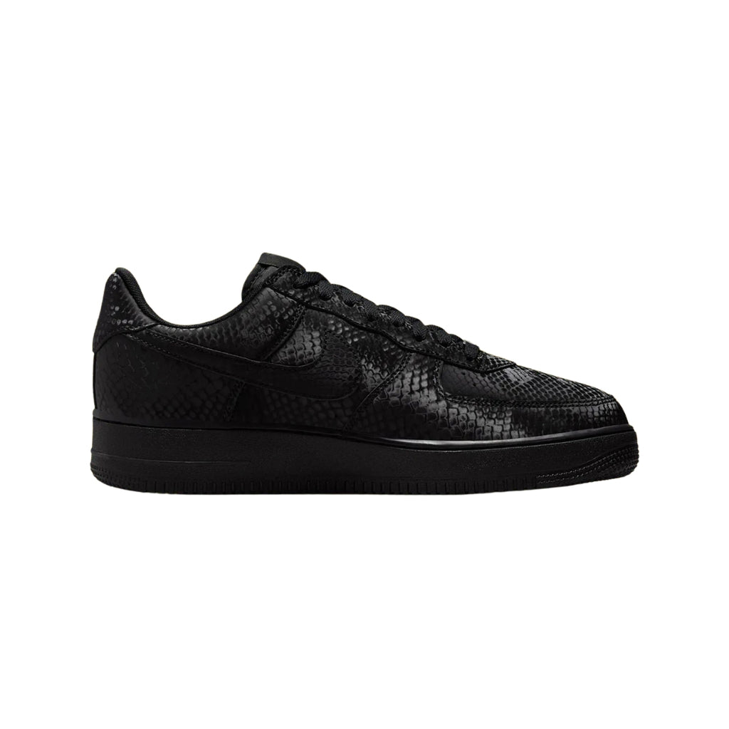 Tênis Nike Air Force 1 Low Kobe Bryant "Triple Black"
