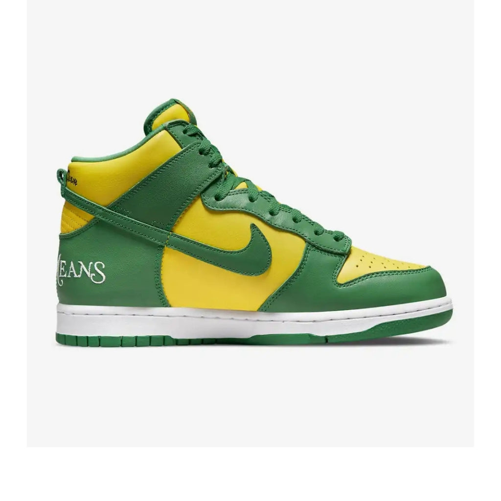 Tênis Nike SB Dunk High By Any Means x Supreme "Brazil"