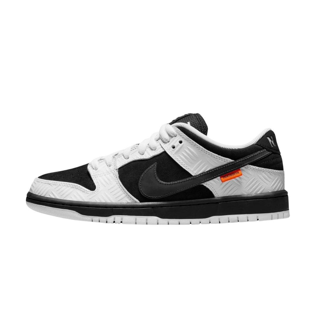 Tênis Nike SB Dunk Low Pro x TIGHTBOOTH "Black and White"