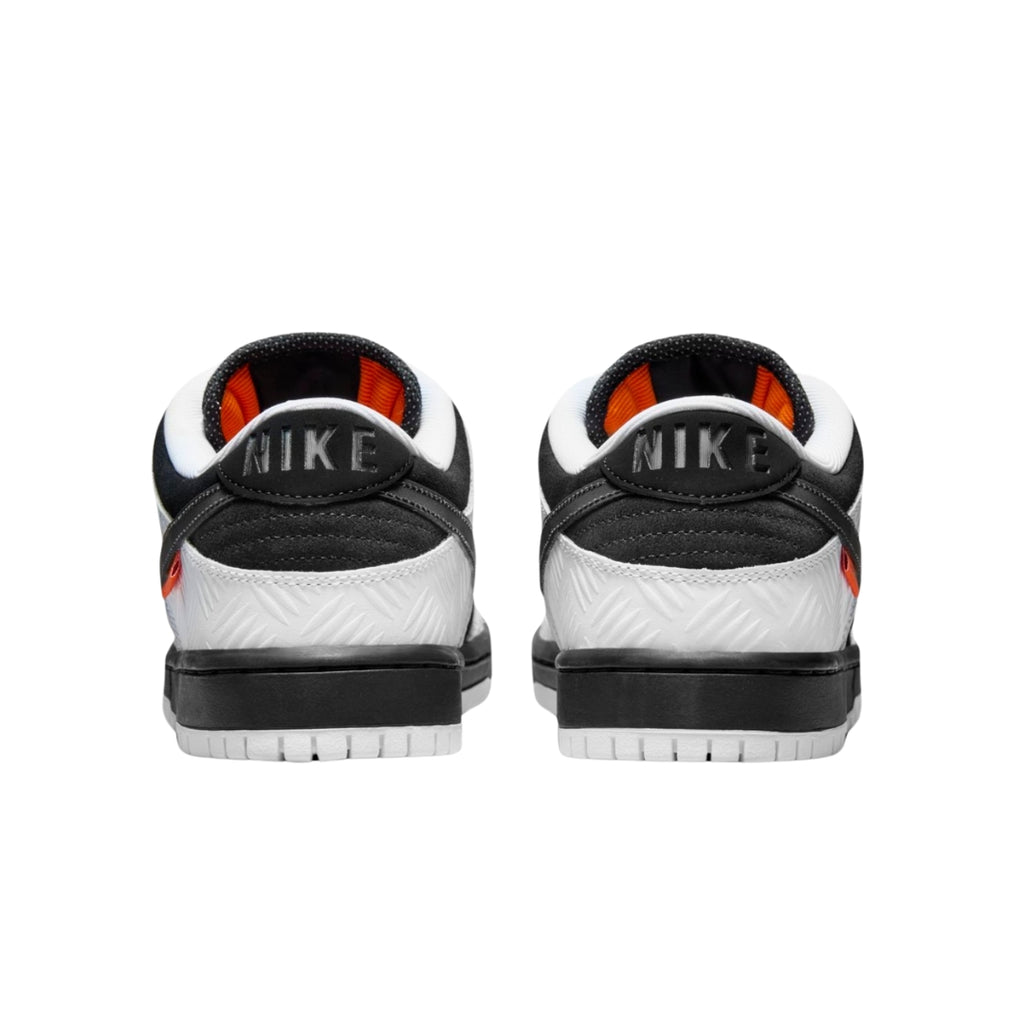 Tênis Nike SB Dunk Low Pro x TIGHTBOOTH "Black and White"