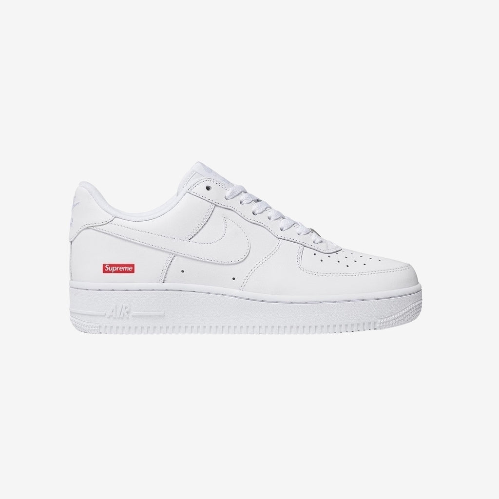 Tênis Nike Air Force 1 Low x Supreme "White"