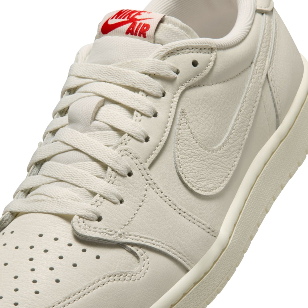 Tênis Nike Air Jordan 1 Retro Low "Sail"