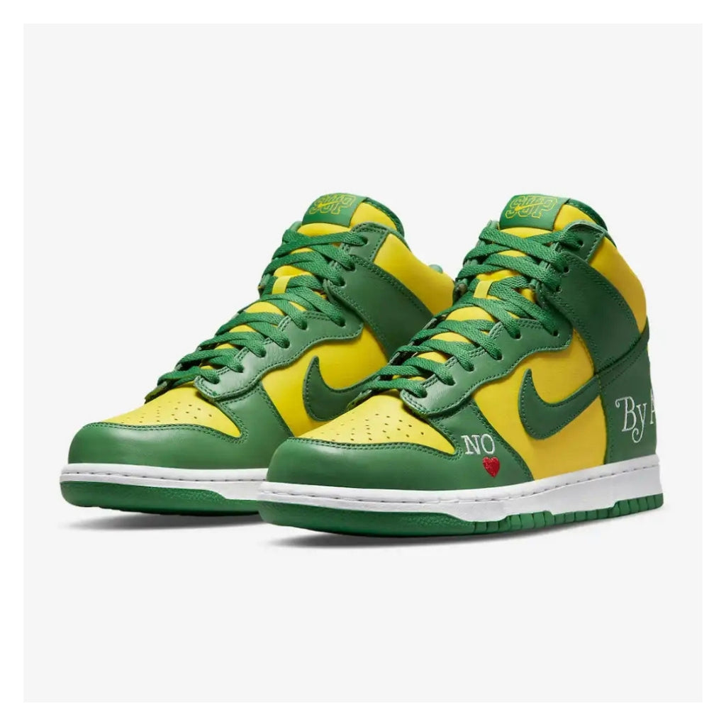 Tênis Nike SB Dunk High By Any Means x Supreme "Brazil"