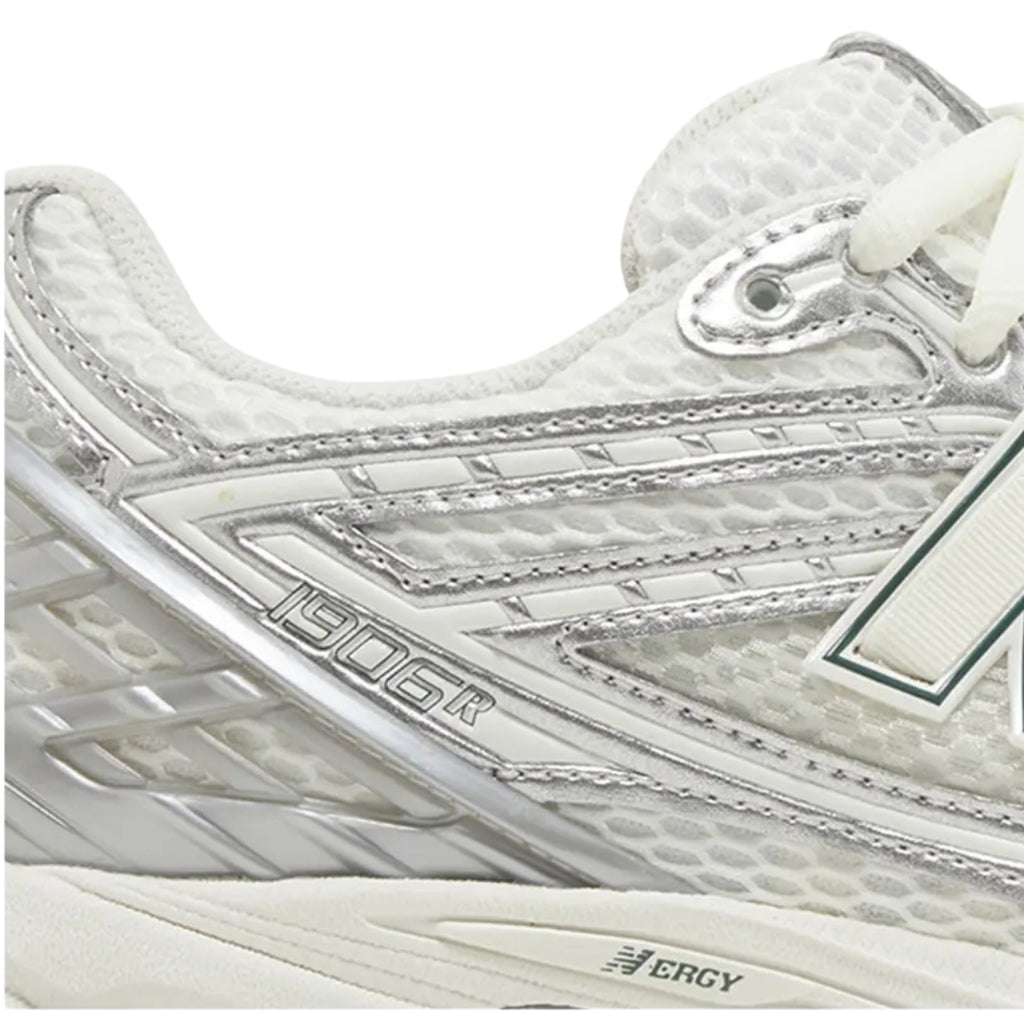 Tênis New Balance 1906R "Silver Metallic Sea Salt"