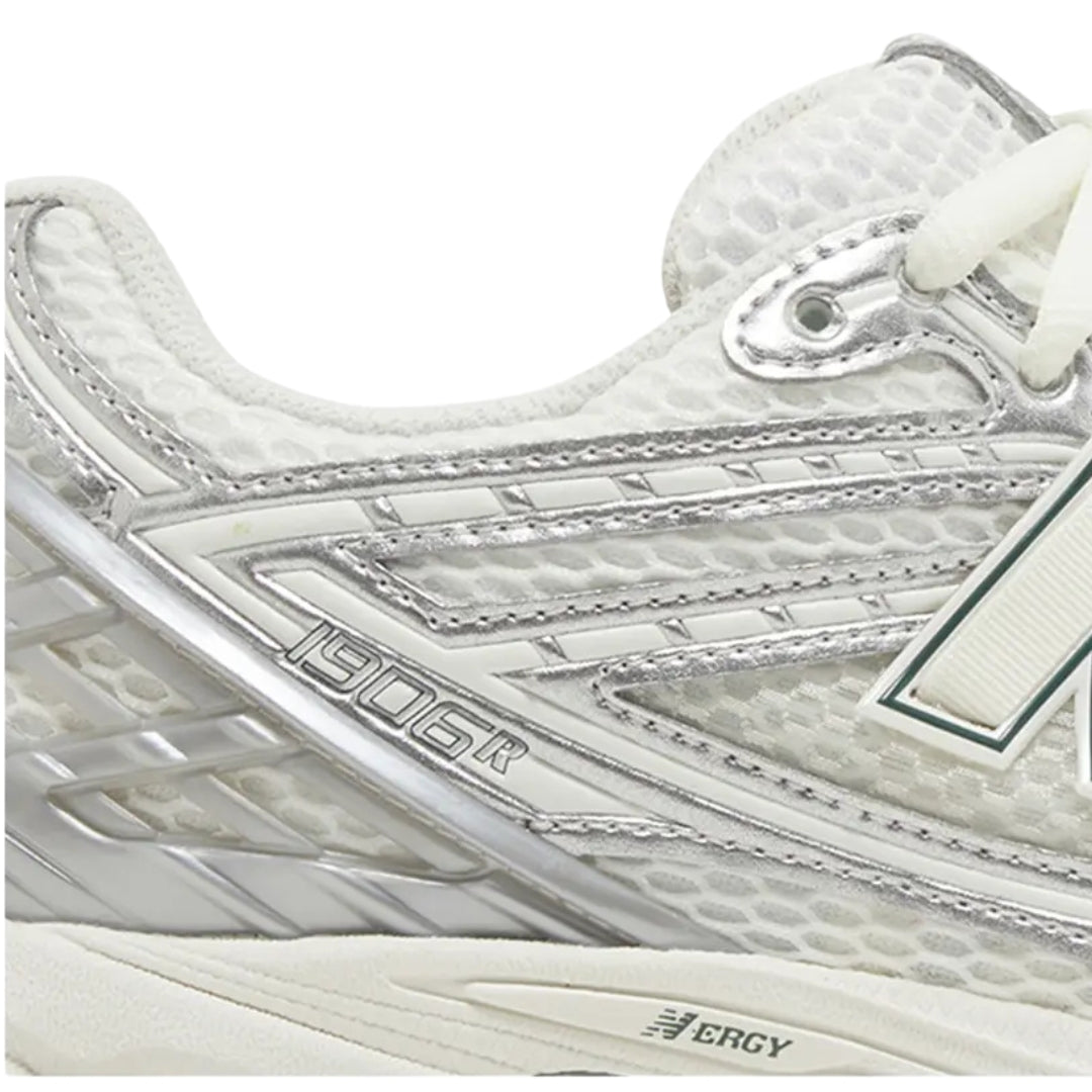 Tênis New Balance 1906R "Silver Metallic Sea Salt"
