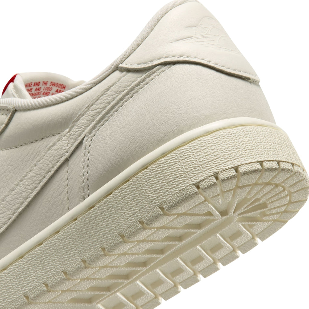 Tênis Nike Air Jordan 1 Retro Low "Sail"