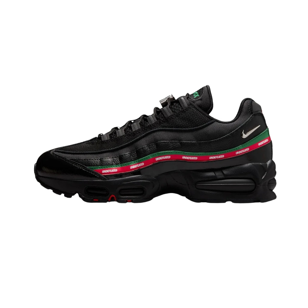 Tênis Nike Air Max 95 x UNDEFEATED "Black/Metallic Silver"