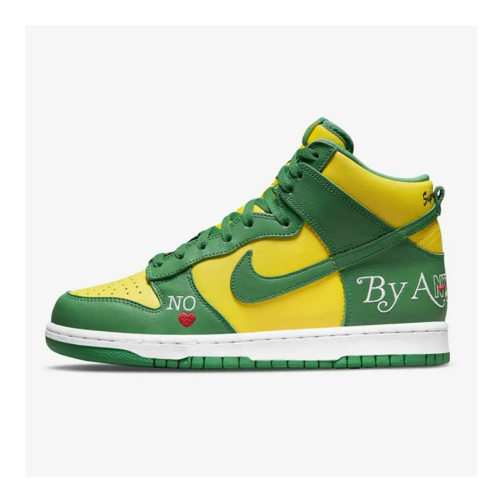 Tênis Nike SB Dunk High By Any Means x Supreme "Brazil"