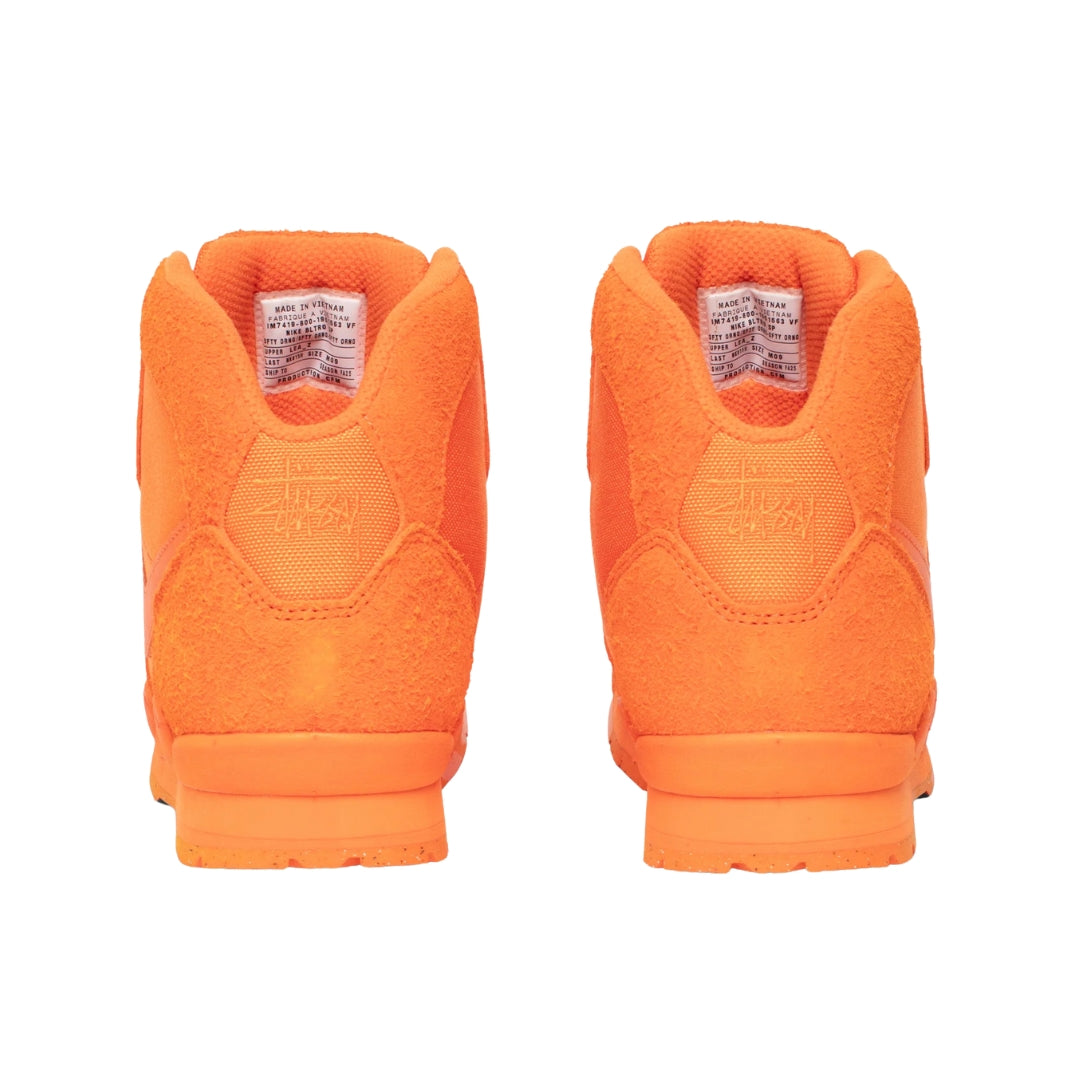 Tênis Nike Air Baltoro x STUSSY "Safety Orange"