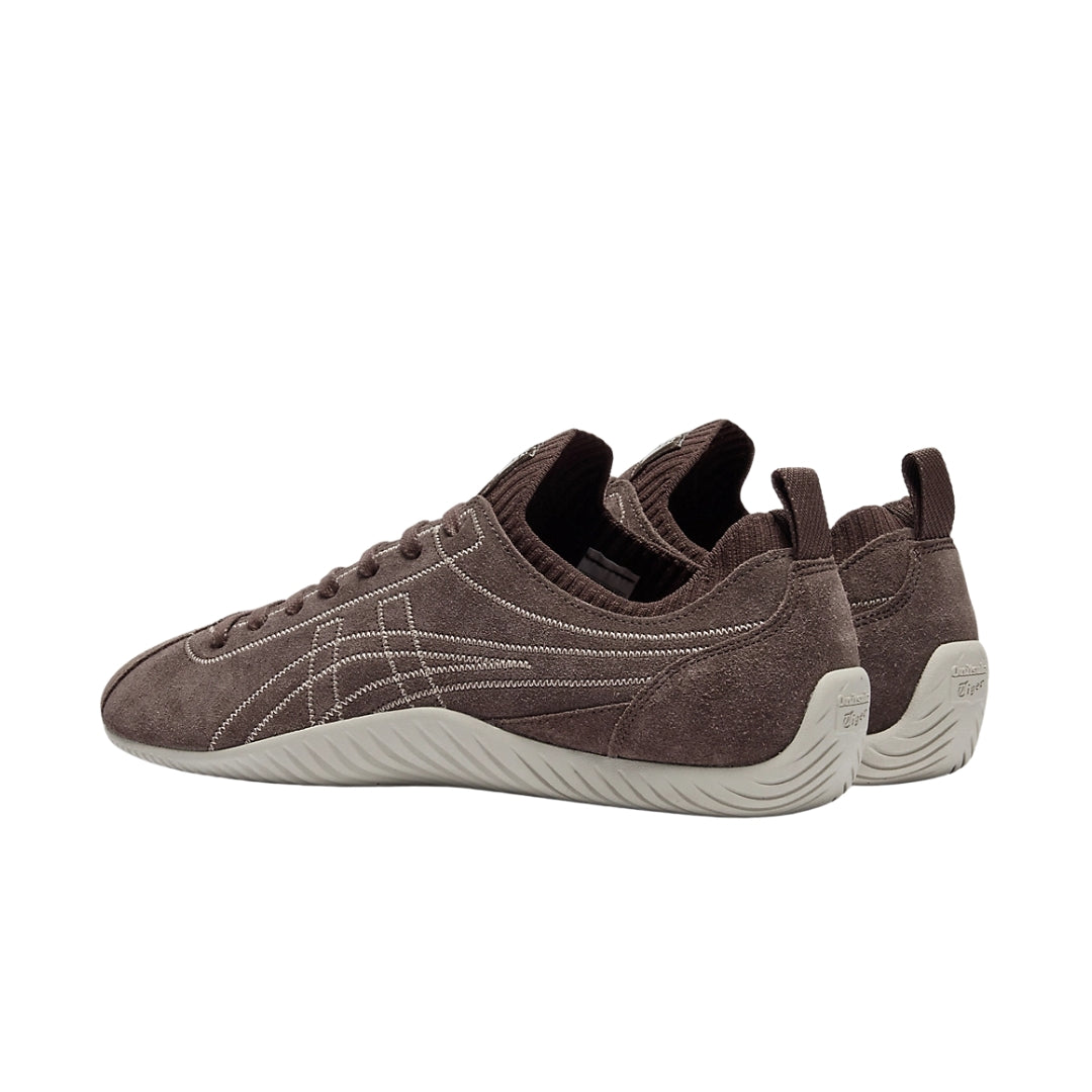 Tênis Onitsuka Tiger SCLAW "Licorice Brown/Dusty Steppe"