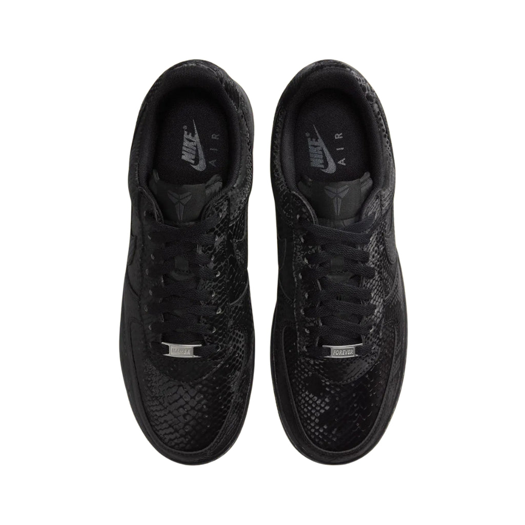 Tênis Nike Air Force 1 Low Kobe Bryant "Triple Black"