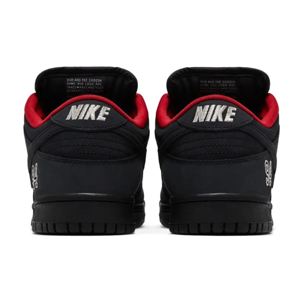 Tênis Nike SB Dunk Low x Supreme "Black"
