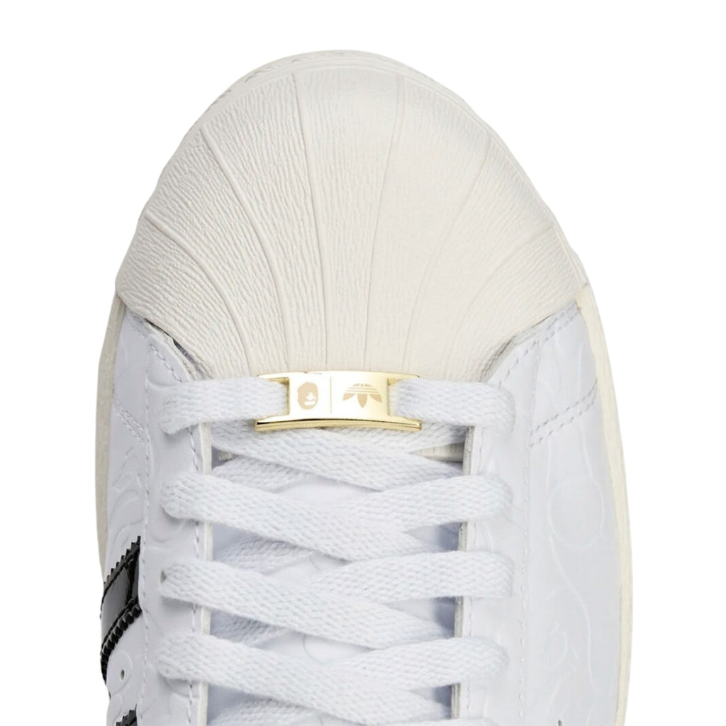 Tênis Adidas Superstar x A BATHING APE "Footwear White/Core Black/Gold Metallic"