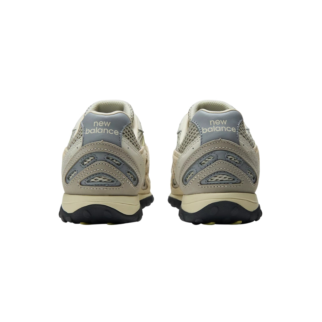 Tênis New Balance 204L x AURALEE "Cream"