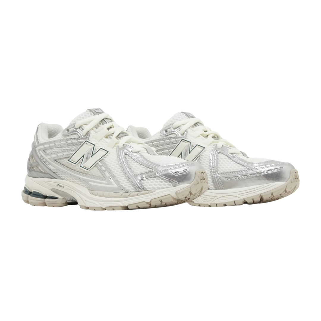 Tênis New Balance 1906R "Silver Metallic Sea Salt"