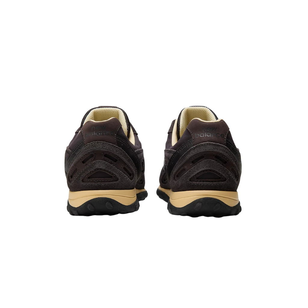 Tênis New Balance 204L x AURALEE "Brown"