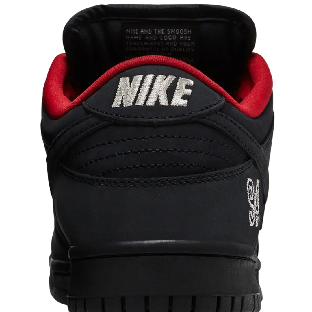 Tênis Nike SB Dunk Low x Supreme "Black"