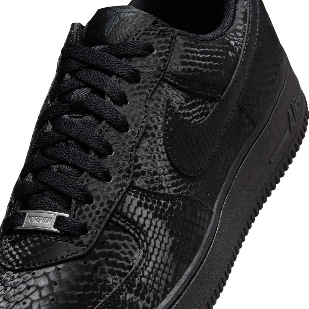 Tênis Nike Air Force 1 Low Kobe Bryant "Triple Black"