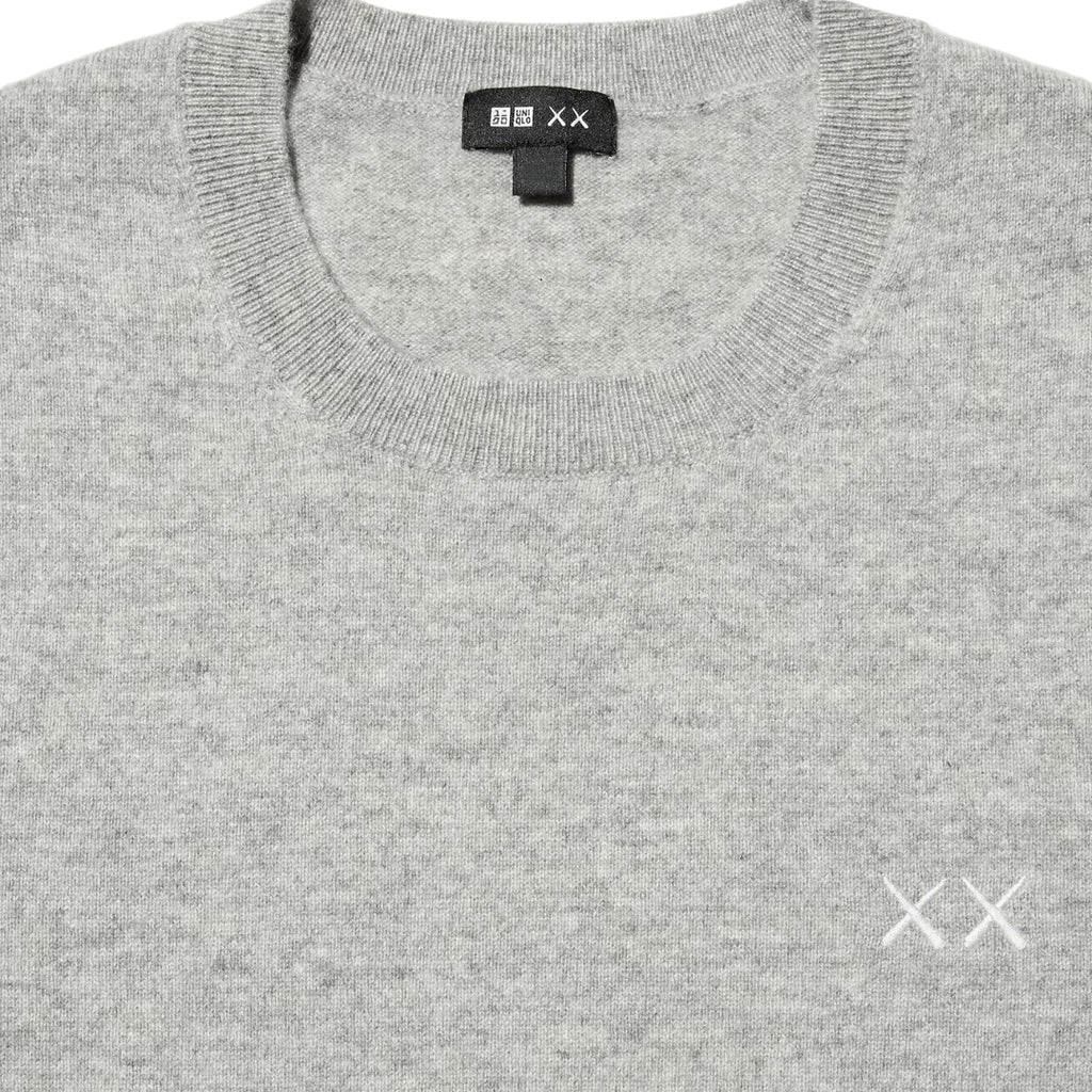 Suéter Uniqlo Gola redonda Cashmere x Kaws