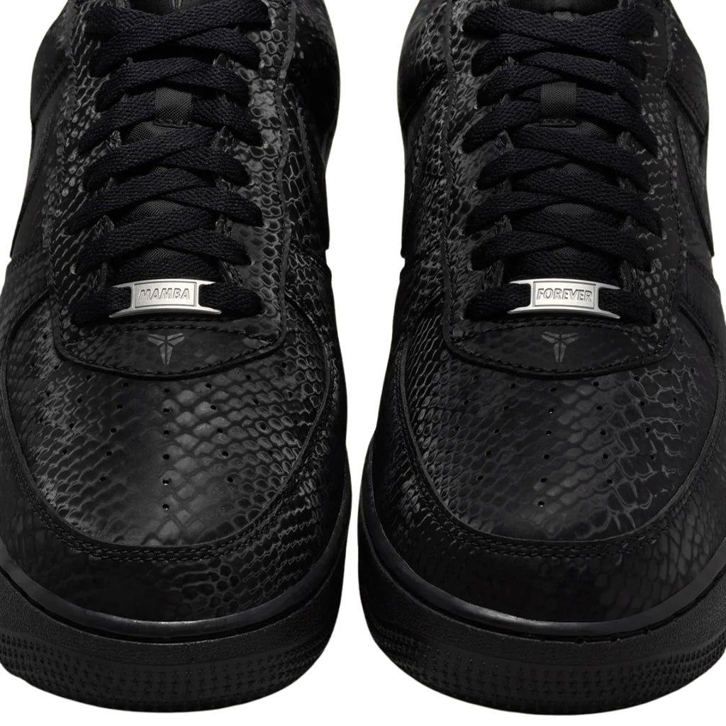 Tênis Nike Air Force 1 Low Kobe Bryant "Triple Black"