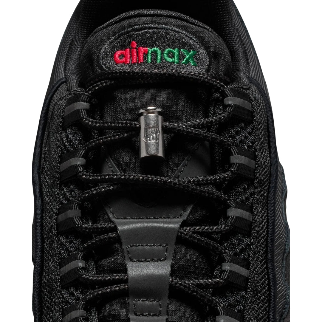 Tênis Nike Air Max 95 x UNDEFEATED "Black/Metallic Silver"