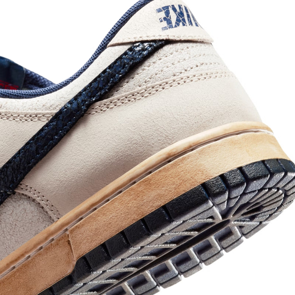 Tênis Nike Dunk Low x Stranger Things "Phantom/Midnight Navy"