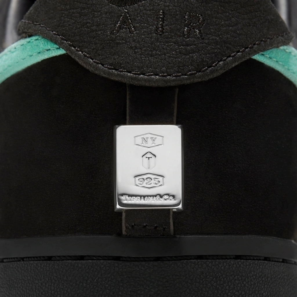 Tênis Nike Air Force 1 Low "Black Tiffany"