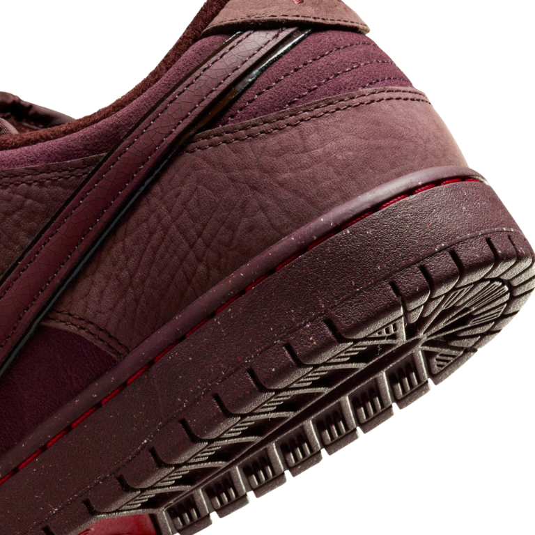 Tênis Nike SB Dunk Low "City of Love"