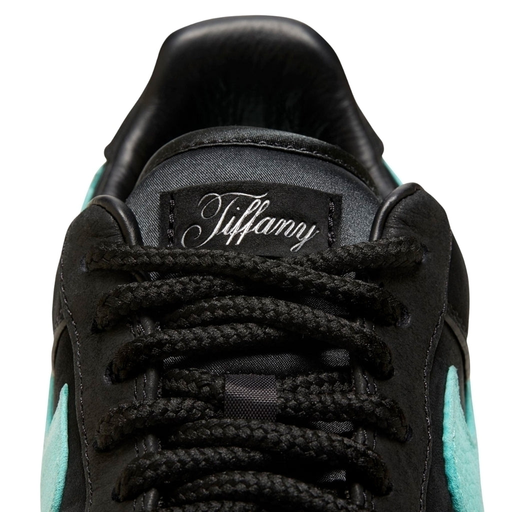 Tênis Nike Air Force 1 Low "Black Tiffany"
