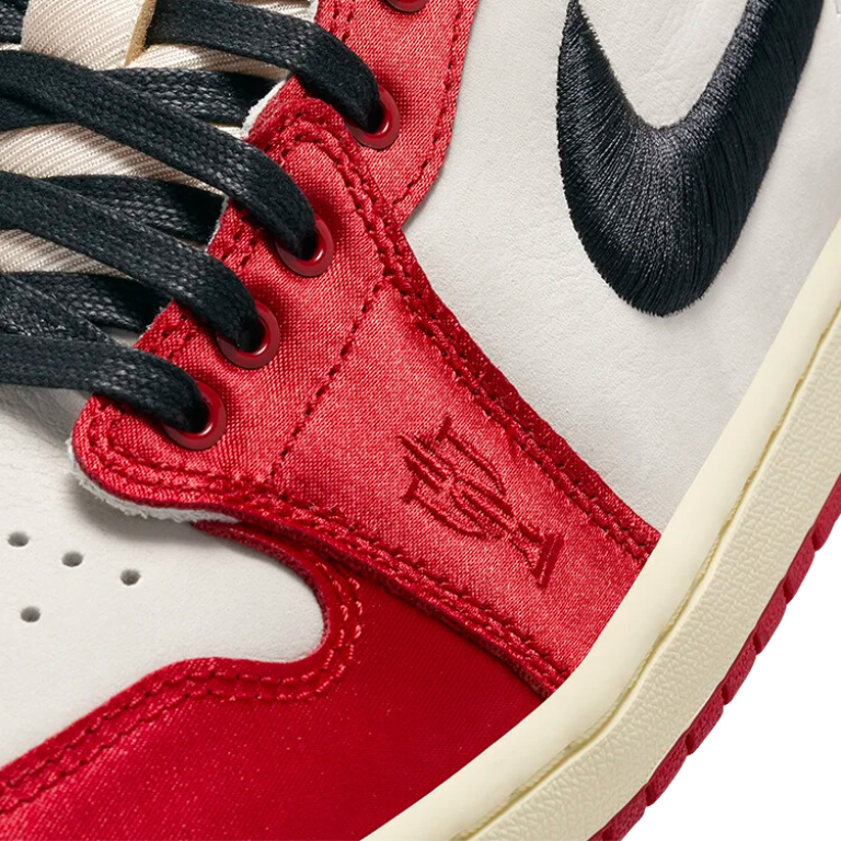 Tênis Nike Air Jordan 1 Low x Trophy Room "Sail and Varsity Red"