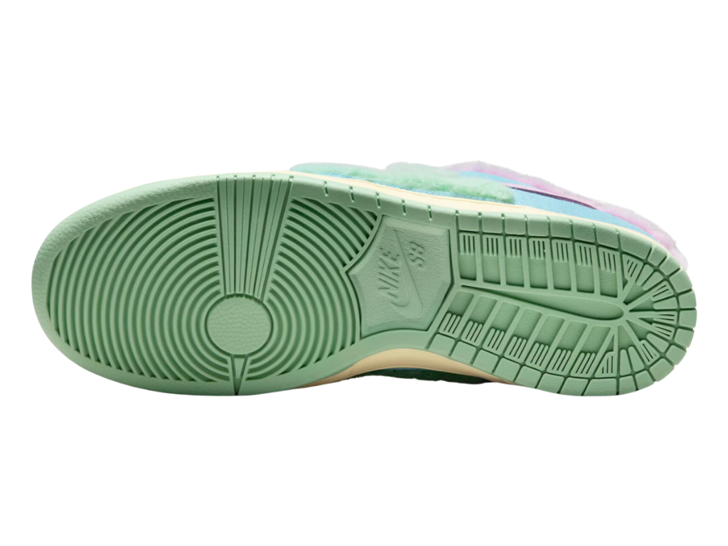 Tênis Nike SB Dunk Low x Verdy "Visty"