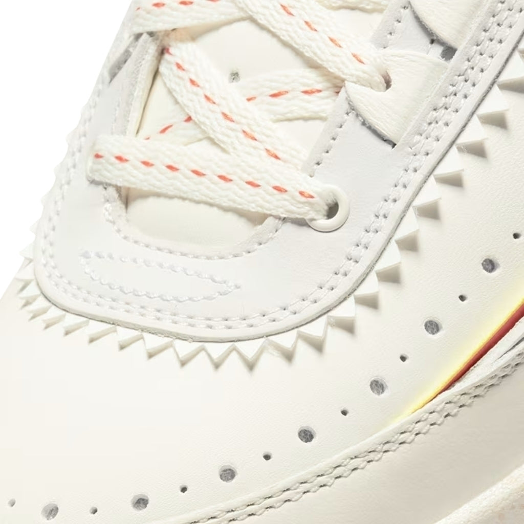 Tênis Nike Air Jordan 2 Retro x Maison Chateau Rouge